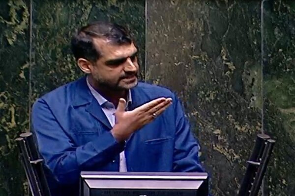 نماینده تندرو: حذف شدن من از هیات رئیسه کمیسیون عمران لطمه به اعتبار کمیسیون است!
