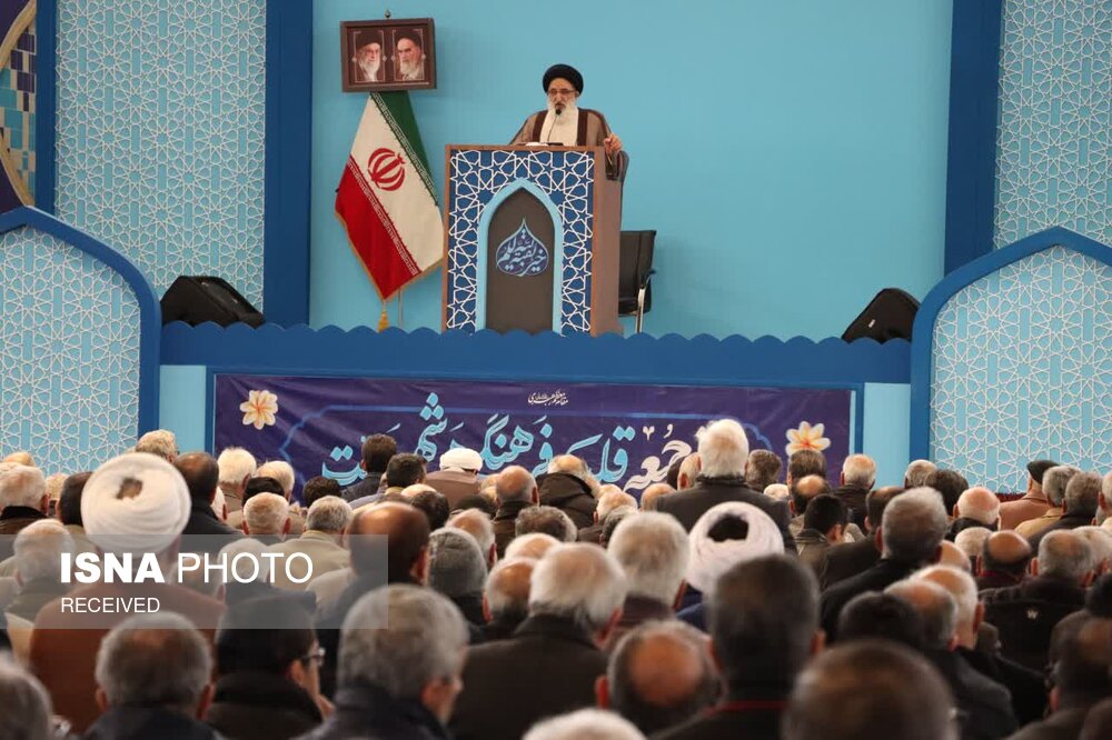 امام جمعه کرج: مسئولان از محاصره اقتصادی نترسند