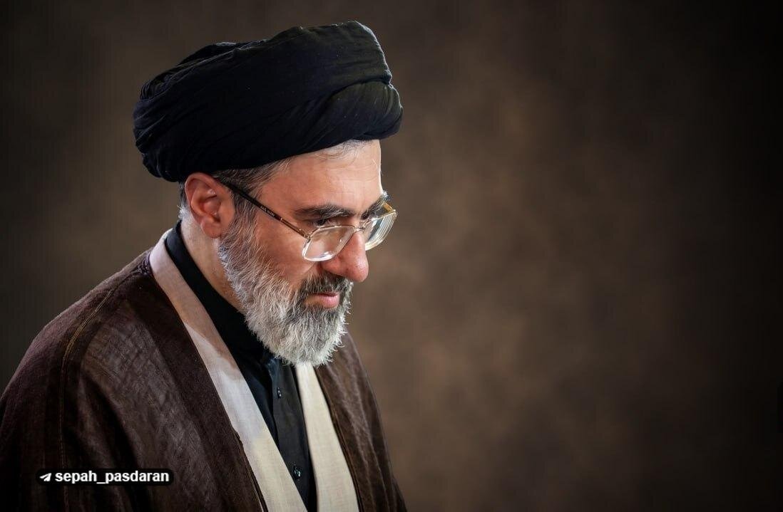 روزنامه اصولگرا: رسانههای به اصطلاح انقلابی و کانالهای ایتایی انواع تهمتها رابه مسئولین ارشد می زنند/ رهبری مجبور شدند به تندروی ها واکنش نشان دهند