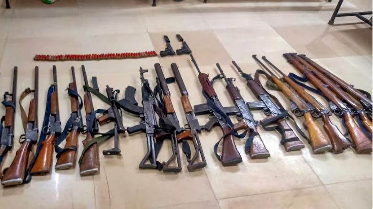 CID بنگال غربی زنی را با سلاح های بزرگ دستگیر کرد