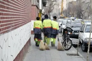 رنجهای کارگران شهرداری چابهار در روزهای موشکباران/ نه حق جنگ میگیریم نه اضافهکار