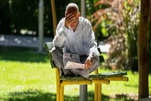 مخالفت کارگران با افزایش سنوات مبنای محاسبه مستمری/ سناریوی افزایش سن بازنشستگی را تکرار نکنید