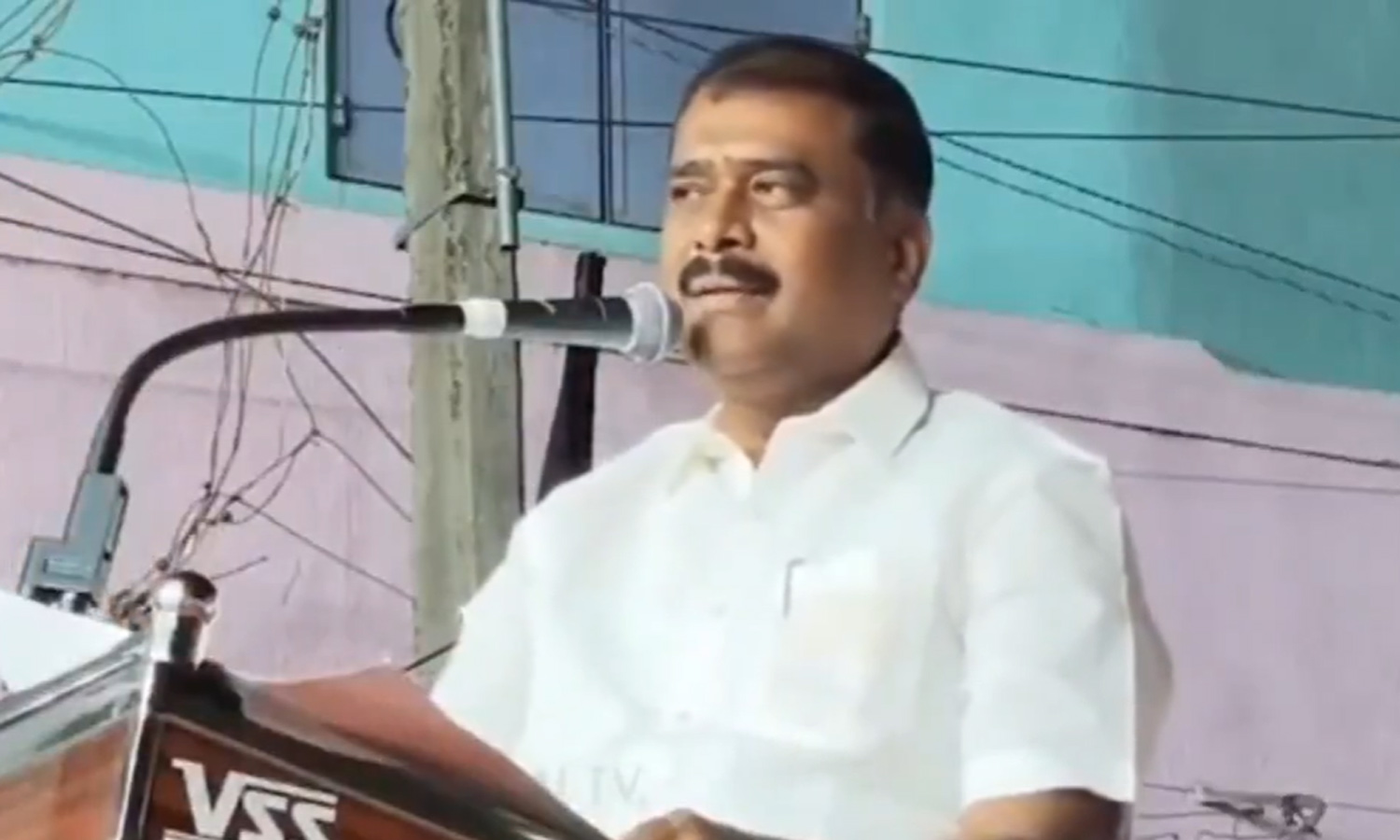 قانونگذار DMK به دلیل سخنرانی توهین آمیز علیه TN CM Vijay بازداشت شد