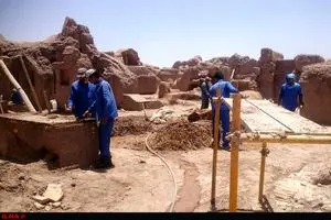 دغدغههای کارگران پروژه مرمت ارگ قدیم بم/ با پروندههای بیمهای مشکل داریم