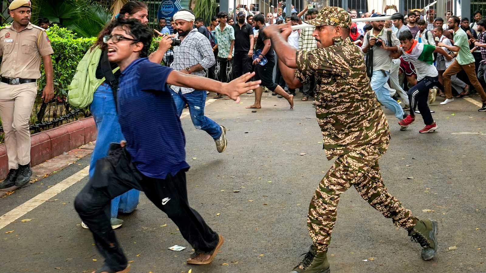 "این کشور ما نیست": آنچه معترضان CJP در حالی که سرکوب پلیس را به چالش کشیدند، گفتند