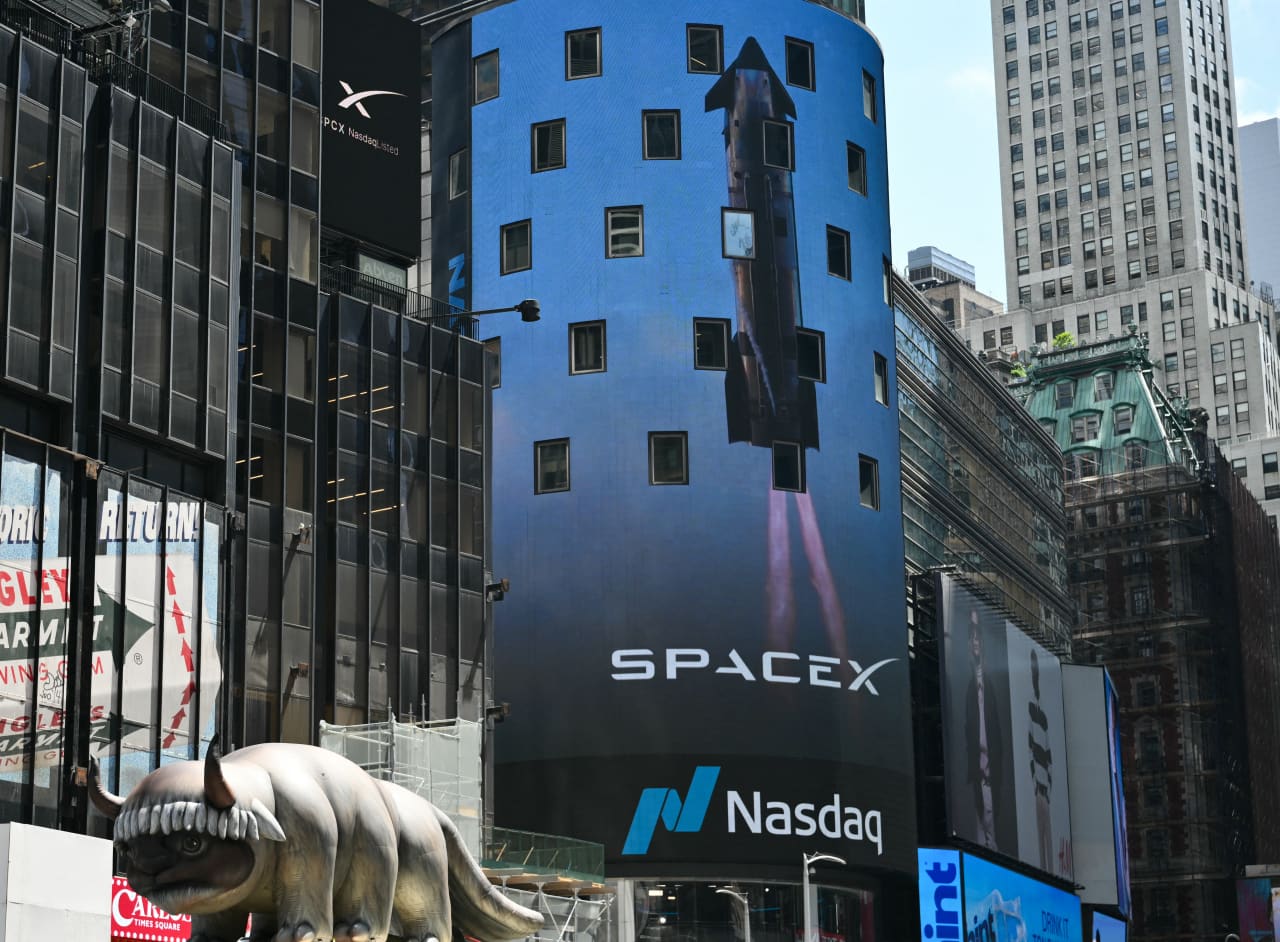 SpaceX به سرمایه گذاران FOMO شدیدی داد. اکنون داغترین IPO دهه نشان دهنده یک بررسی واقعیت بی رحمانه است.