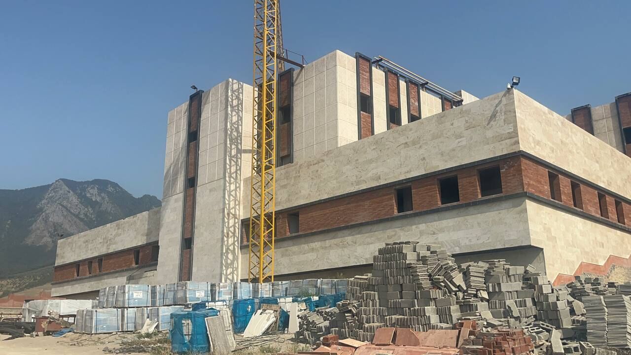بیمارستان ۹۱ تختخوابی گالیکش؛ پایان رنج سفر بیماران شرق گلستان نزدیک است