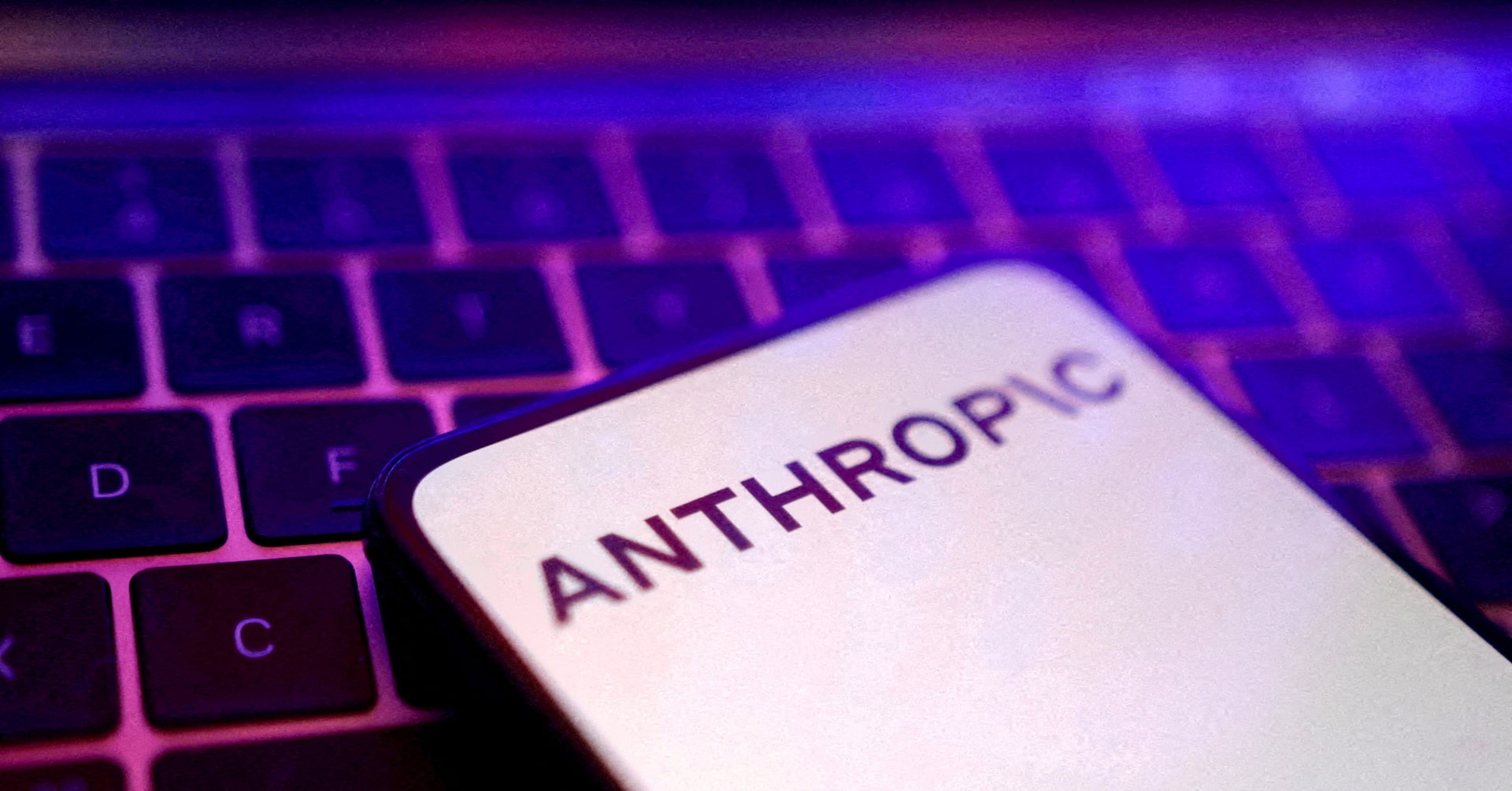 دانشگاه تنسی از Anthropic به خاطر فناوری شبکه عصبی شکایت کرد
