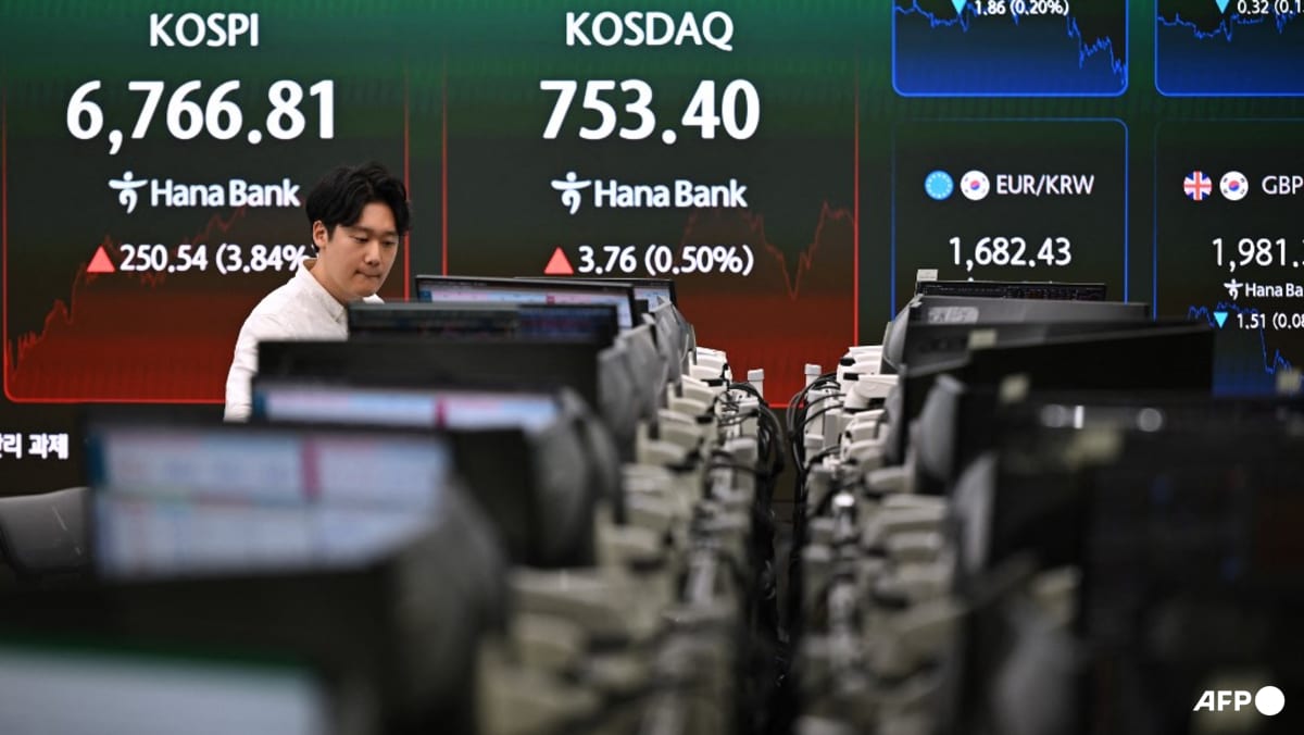 فناوری سهام آسیا را بالا می برد، نفت برنت به بالای 92 دلار بازگشت