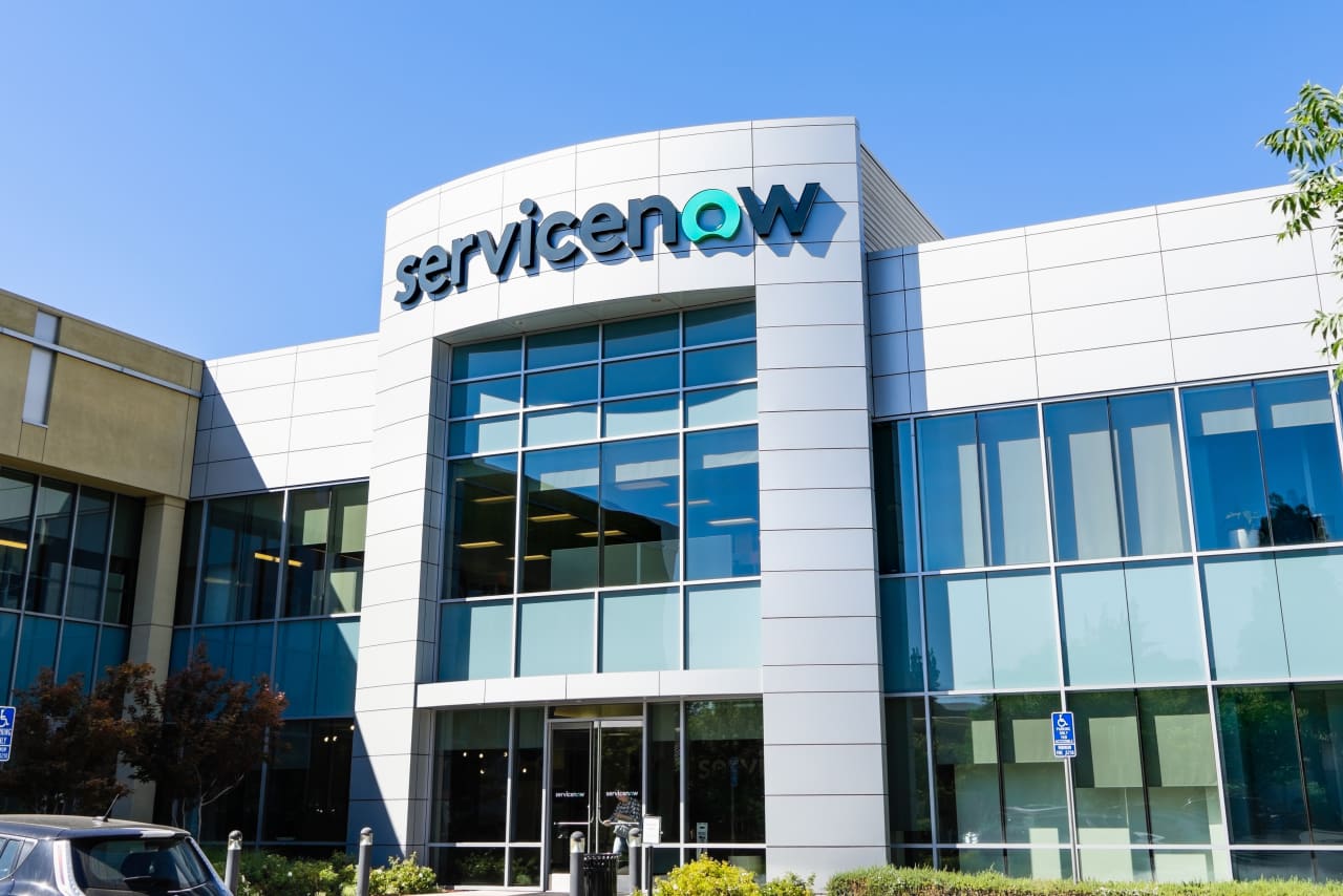 افزایش سهام ServiceNow در حالی که درآمدها در امنیت سایبری حرکت می کنند