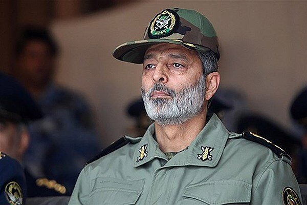 شهید سرلشکر موسوی: گفتم خانه نیاوران را برای چه میخواهم؟!/ آن را فروختیم و با پولش ۱۱۲ واحد خانه سازمانی برای کارکنان ارتش ساخته شد