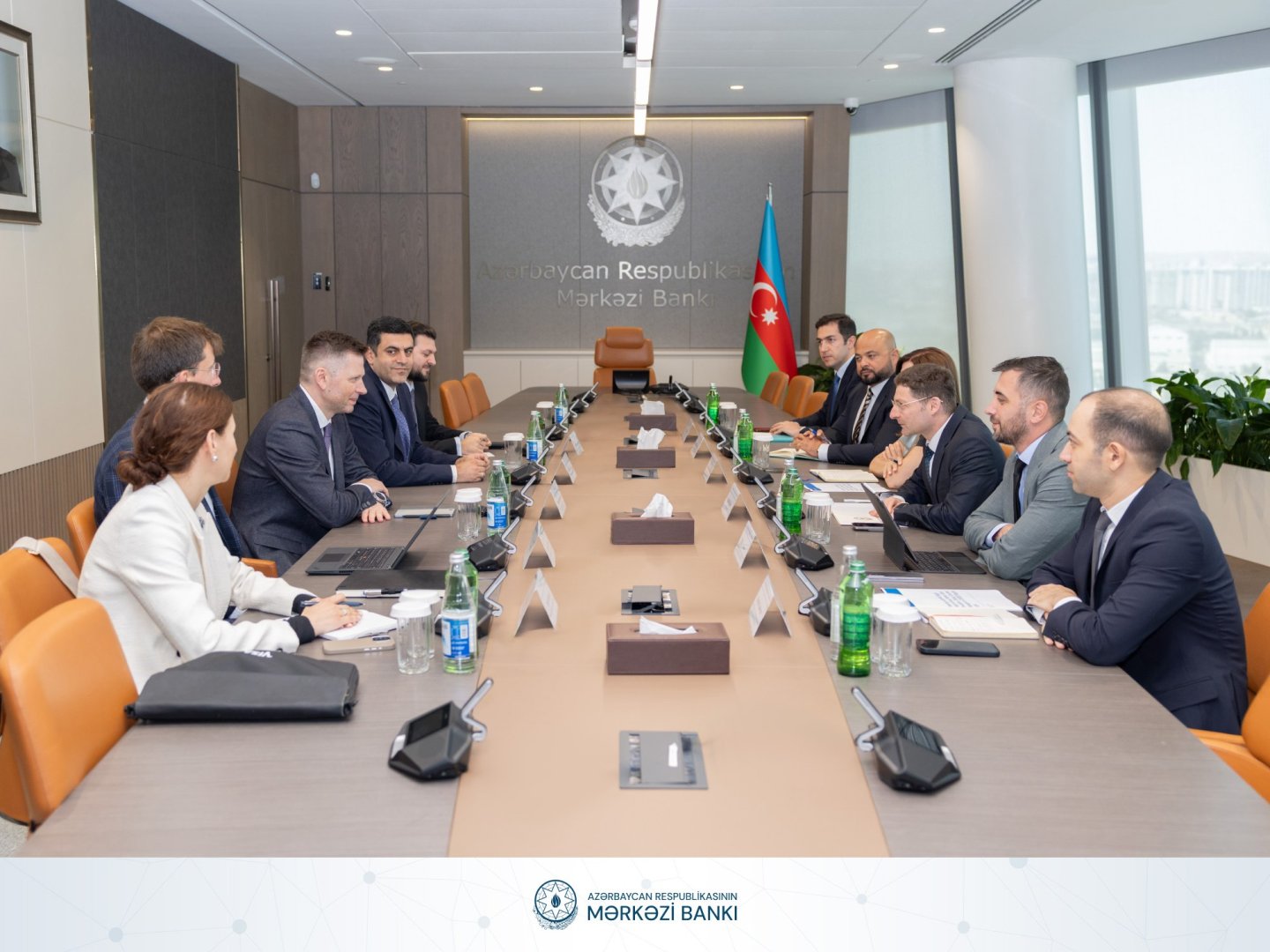 آذربایجان در مورد گسترش بیشتر زیرساخت های پرداخت دیجیتال خود با ویزا گفتگو می کند