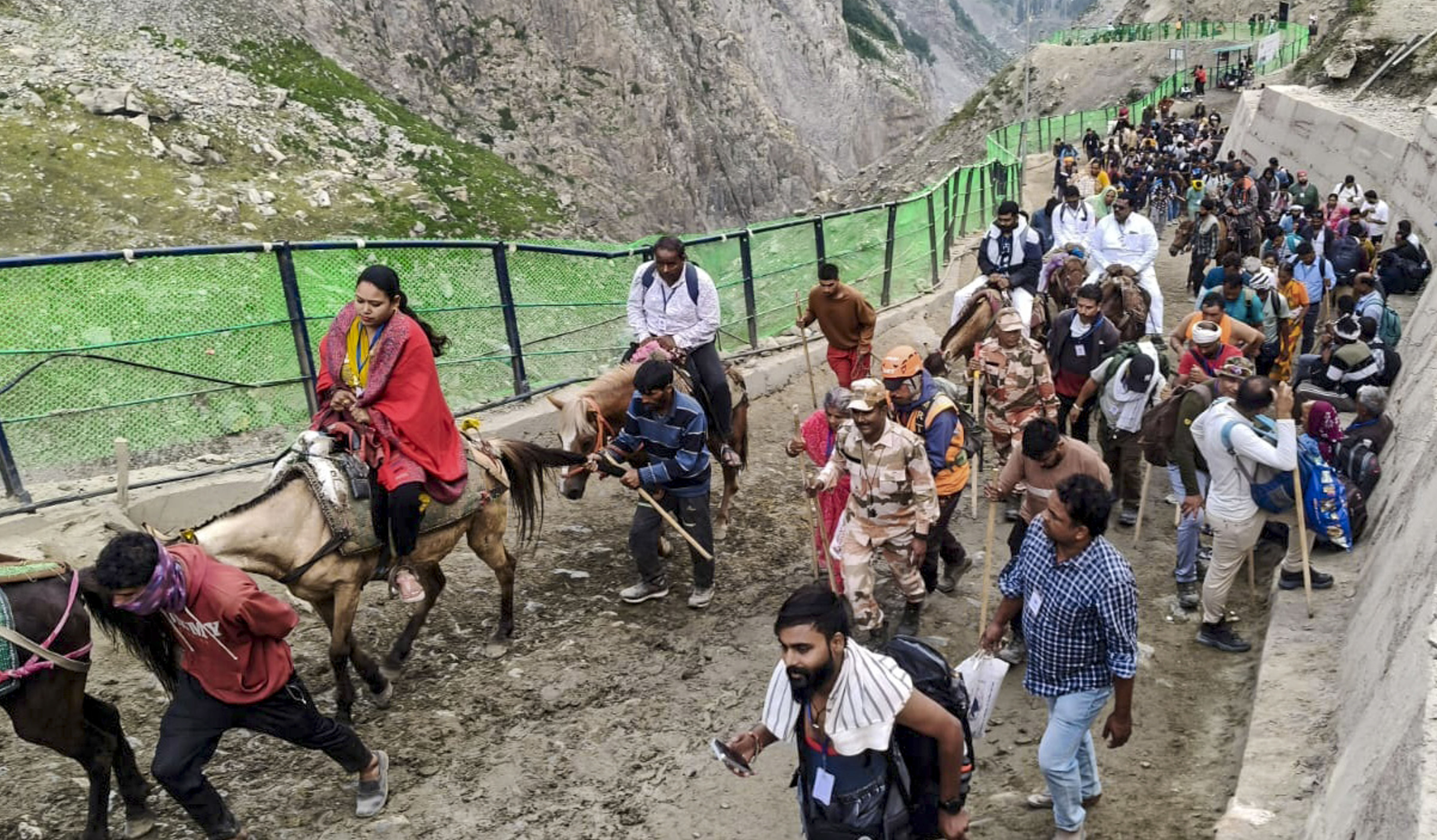 Amarnath Yatra پس از 6 روز توقف آب و هوا از سر گرفته می شود