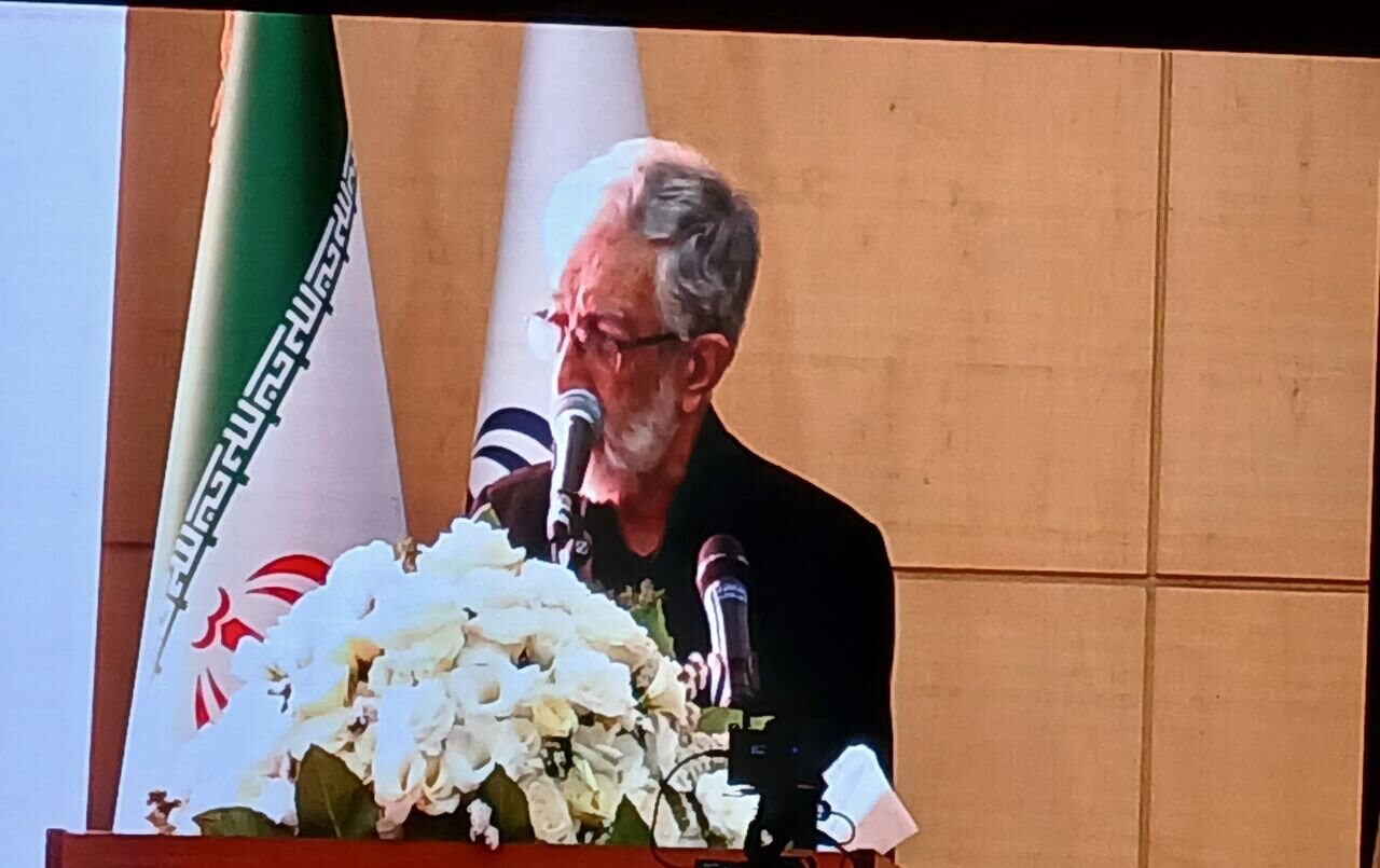 حداد عادل: آقای شهید ما حاضر نبود پشت سر دشمن خودش هم غیبت کند/ رهبر شهید انقلاب براساس حکمت و خردمندی تشخیص داد که نباید با آمریکا دست دوستی دهیم