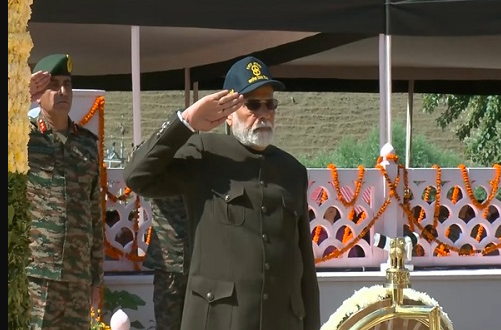 Kargil Vijay Diwas ما را سرشار از غرور می کند: Modi