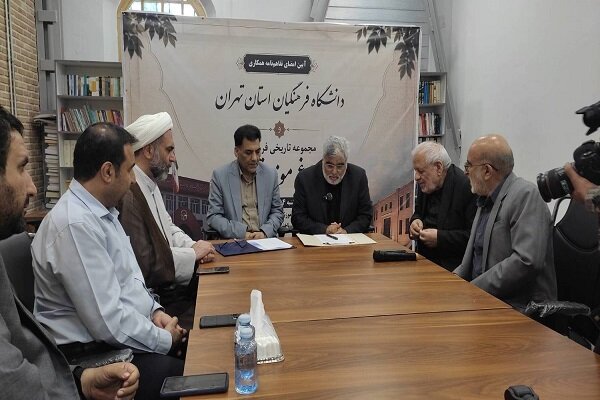 آموزش تاریخ انقلاب در باغ موزه قصر