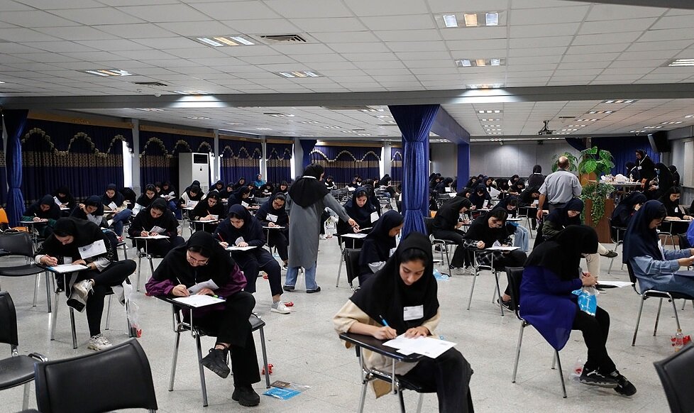 وضعیت برگزاری آزمون امتحان نهایی دانش‌آموزان در مناطق جنگی به روایت وزیر آموزش و پرورش