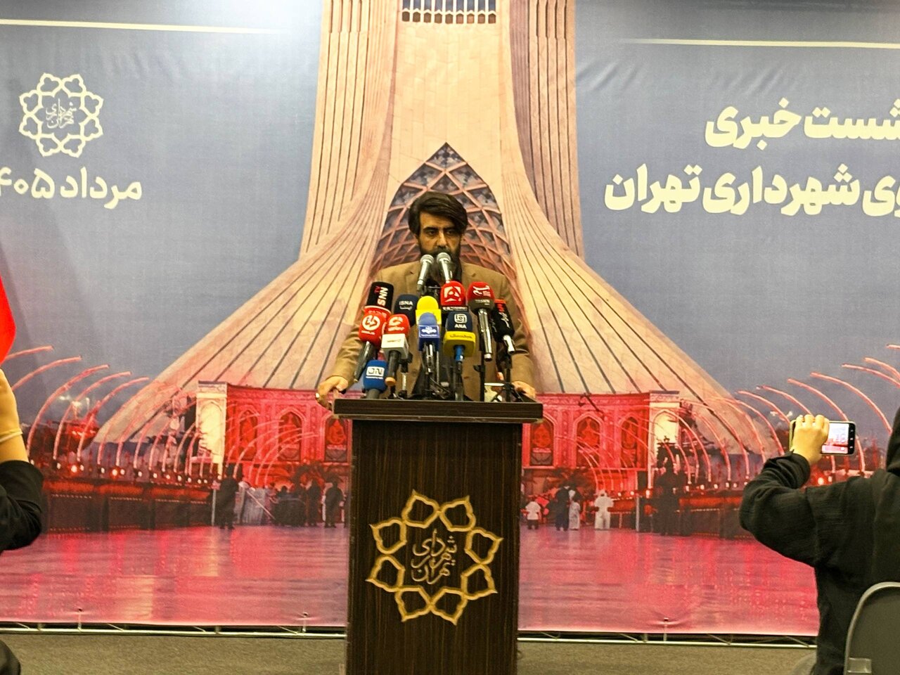 مسیر ورود واگنهای چینی در حال هموار شدن است / تکمیل ظرفیت بهشت زهرا شایعه ای بیش نیست