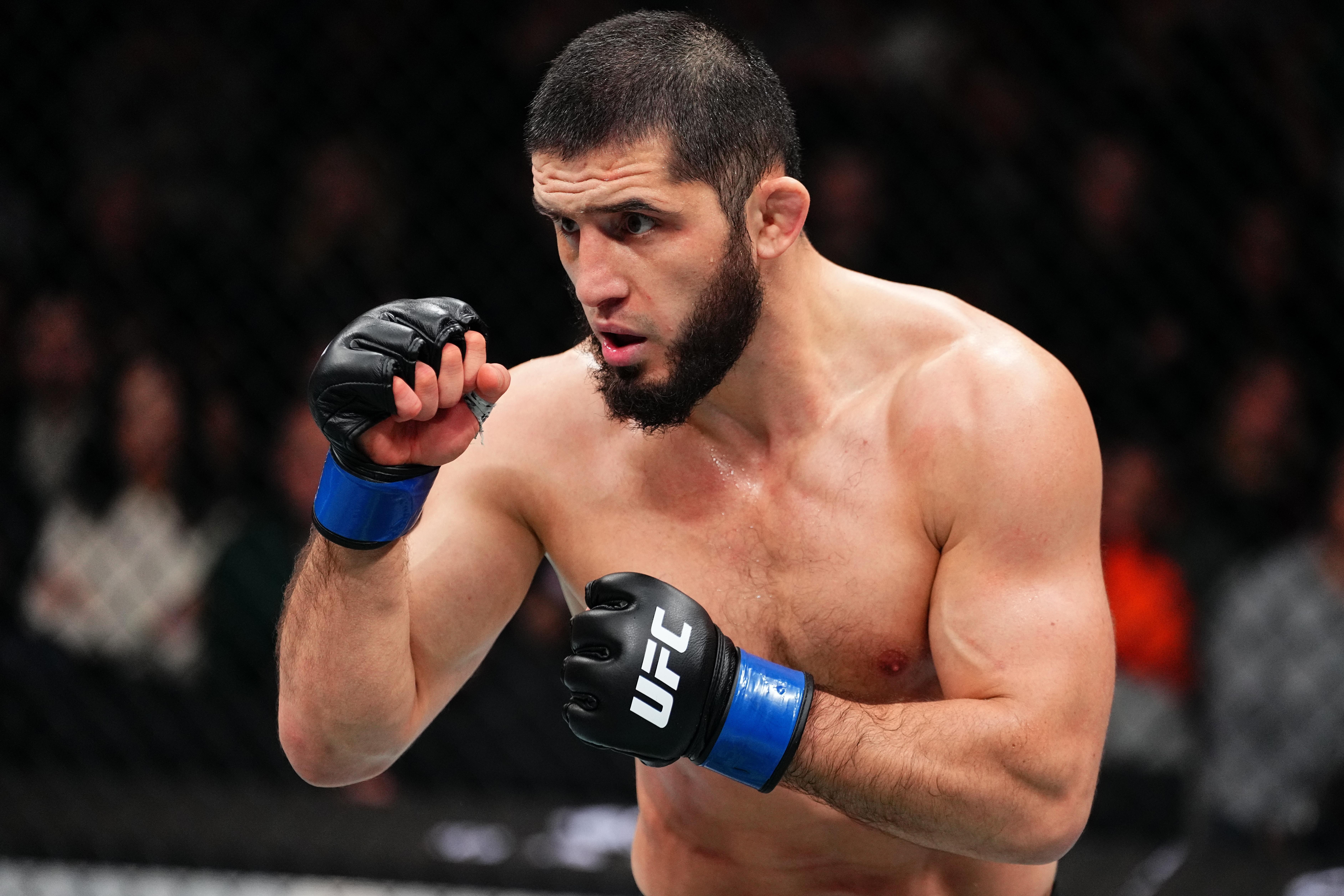 اسلام ماخاچف برنامه بازی خود را برای ایان ماچادو گری در UFC 330 فاش کرد: "من باید او را دنبال کنم، او بیش از حد می دود."