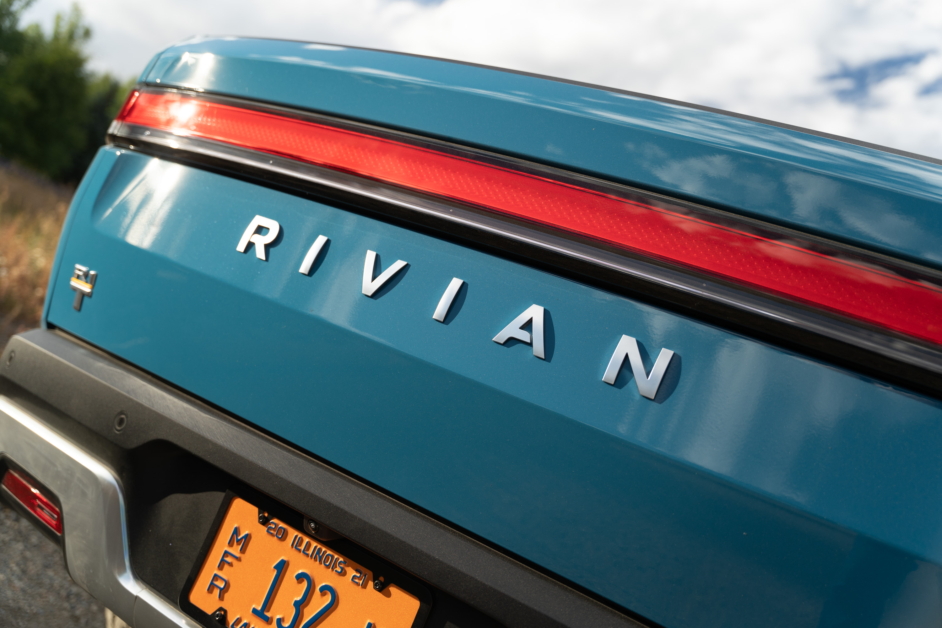 Rivian از دولت ایالات متحده برای بازپرداخت تعرفه شکایت کرد