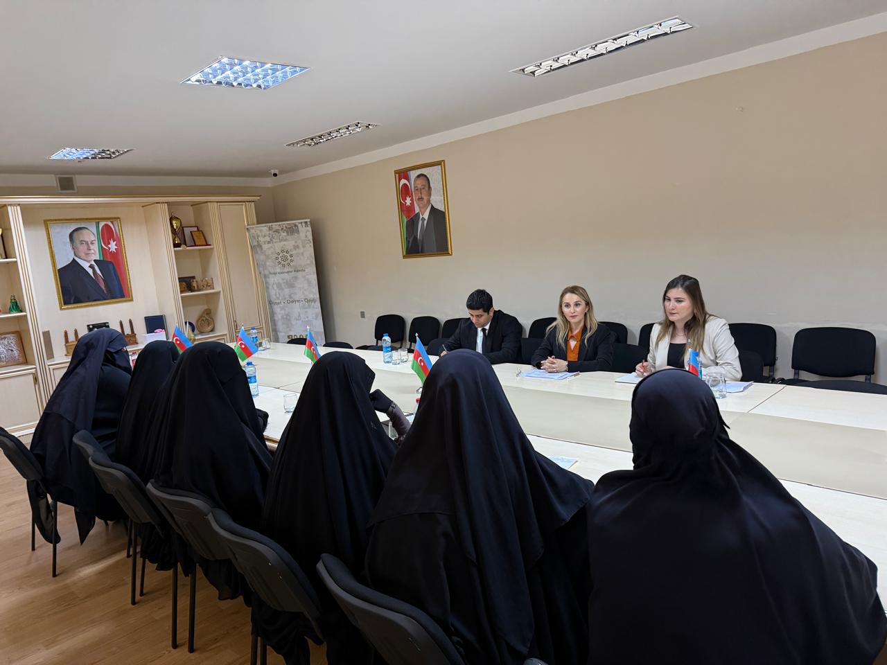 دیدار نمایندگان بازپرس آذربایجان با عودت کنندگان از سوریه (عکس)