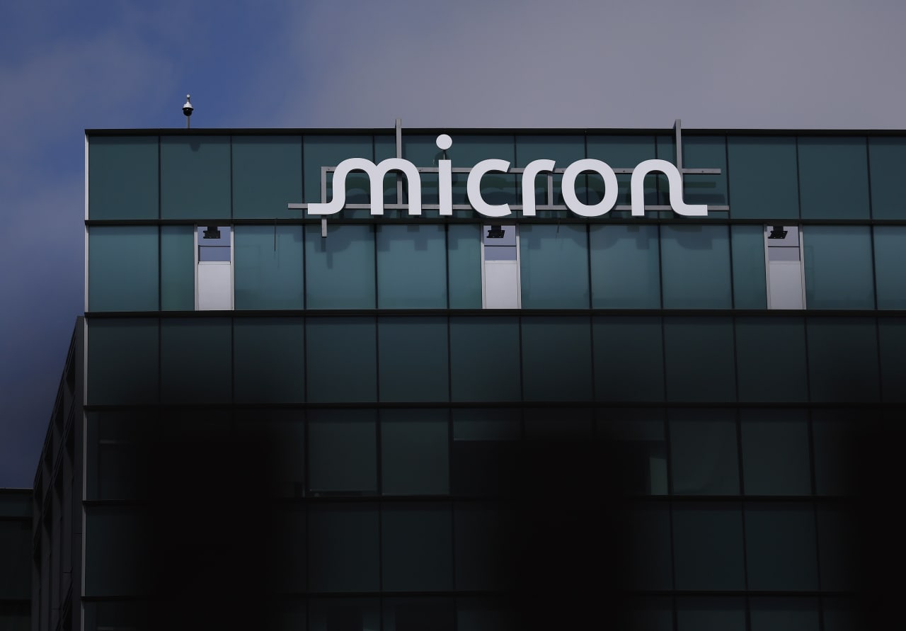 با تشدید نگرانی چین، سهام Micron به سمت بدترین افت ماهانه در 11 سال گذشته سقوط کرد.