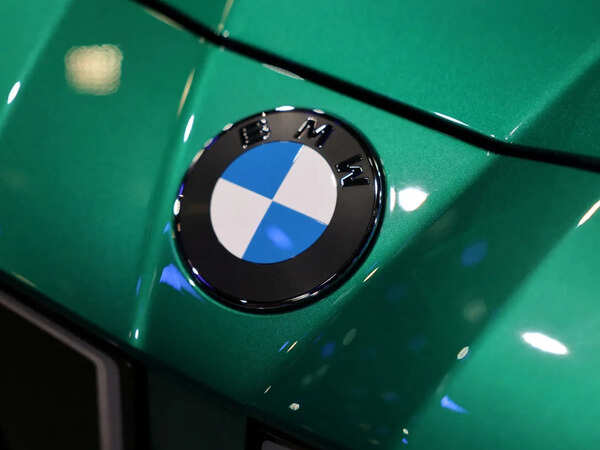 به گفته منبع، BMW قصد دارد تا پایان سال 2027 8000 شغل را کاهش دهد