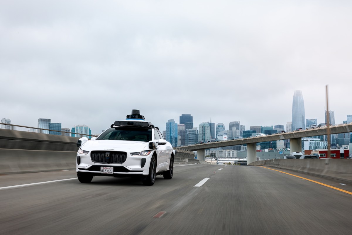 روباتاکسی های Waymo شروع به بازگشت به آزادراه ها کرده اند