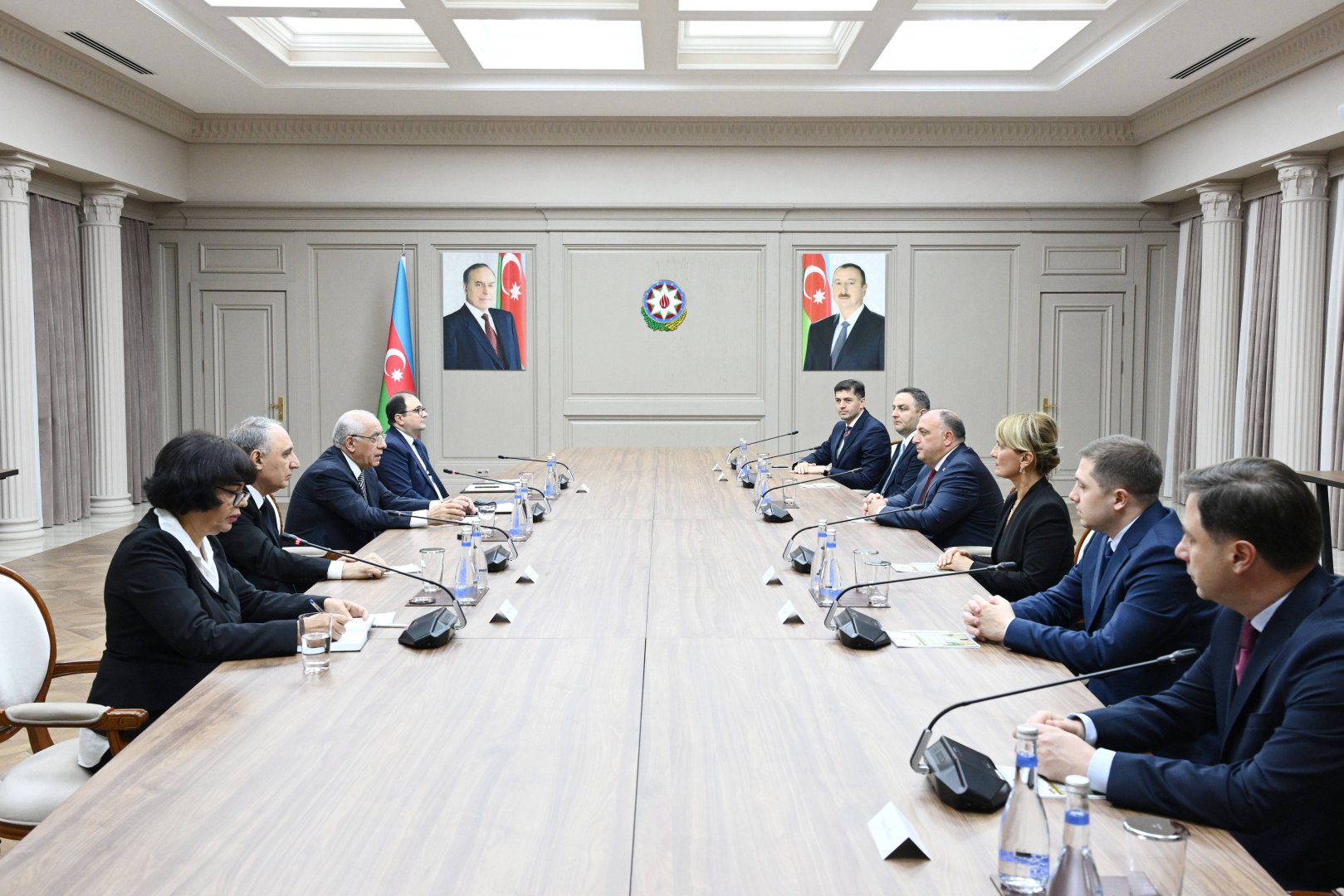 دیدار نخست وزیر آذربایجان با دادستان کل گرجستان (عکس)
