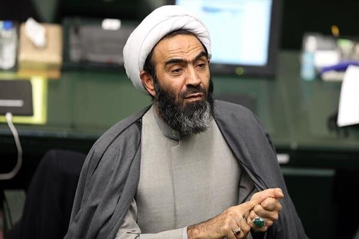 واکنش یک رسانه به گریههای نماینده تندرو برای بیحجابی/ اگر قرار بر گریه باشد باید سری به فروشگاهها بزنید و کاهش قدرت خرید مردم را ببینید