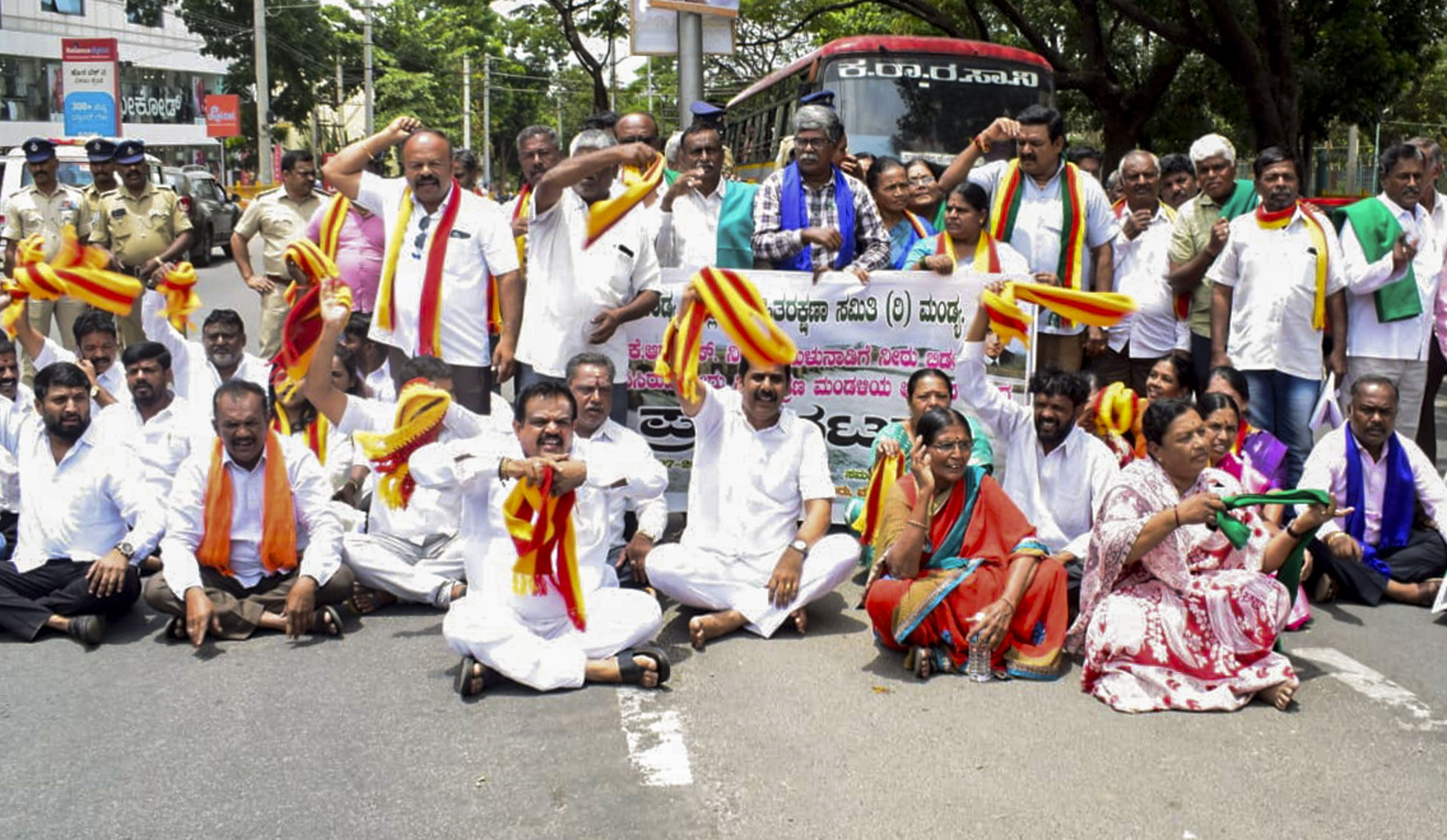 Cauvery row: Pro-Kannada Outfits در 13 آگوست باند سراسری را اعلام کرد