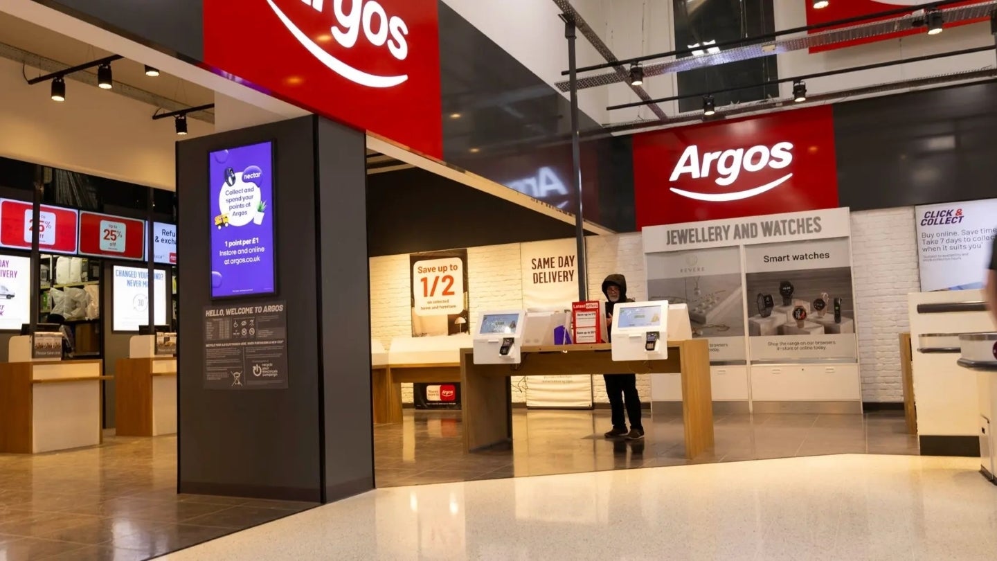Sainsbury's با فروش 120 میلیون پوندی Argos به Swift Partners موافقت کرد