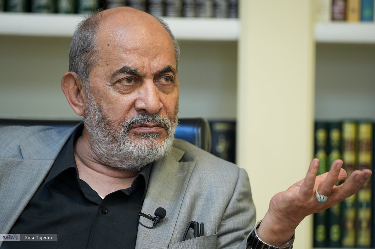 رفیقدوست: امام من را صدا کرد و گفت بمب اتم نباید بسازید/ تنگه هرمز آبراه بینالمللی نیست/ جنگنده هم ساختهایم و در حال تکثیرش هستیم