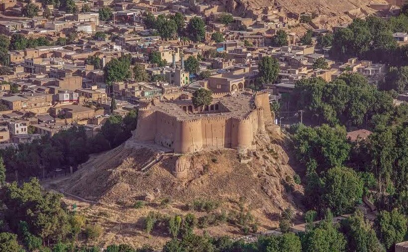 ایجاد محیطی مفرح و زیبا در اطراف قلعه تاریخی «فلکالافلاک»
