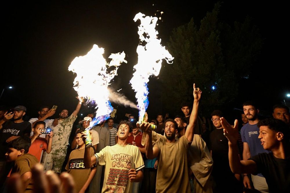 قاهره در حالی که مصر برای تقویت امیدهای آفریقایی برای جام جهانی فوتبال تلاش می کند، فوران می کند