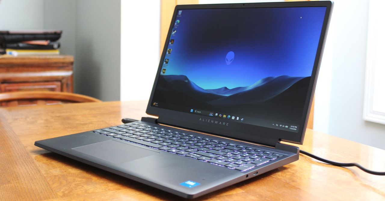 بررسی لپ تاپ بازی Alienware 15: Hedging It Bets