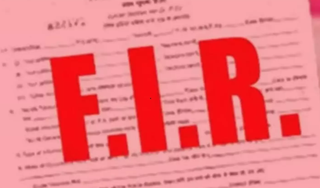کتاب پلیس بنارس راهول گاندی، پاپو یاداو، آوادش پراساد برای توهین به ساناتان دارما