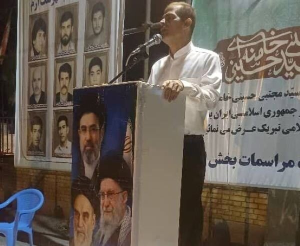 بخشدار ارم: وحدت ملی سد آهنین در برابر فتنههای نوین دشمنان است