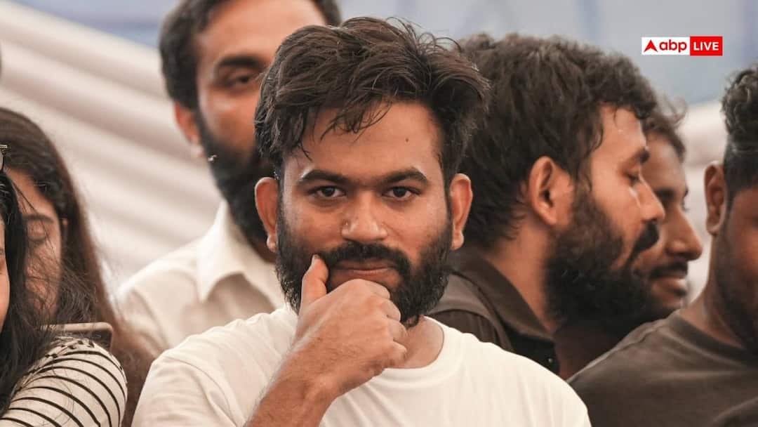 بودجه آموزش ایالات متحده Abhijeet Dipkes چگونه تامین شد؟ فعال RTI به دنبال تحقیق در مورد دارایی های پدران است