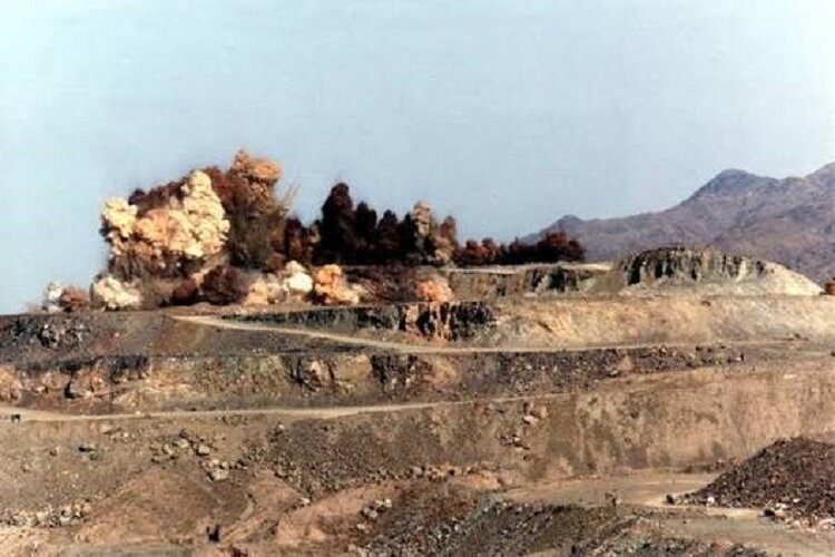 چالش معدنکاران خراسان شمالی در تامین موادنارینه/ قیمت گازوئیل برای معدنکاران سربه فلک کشید