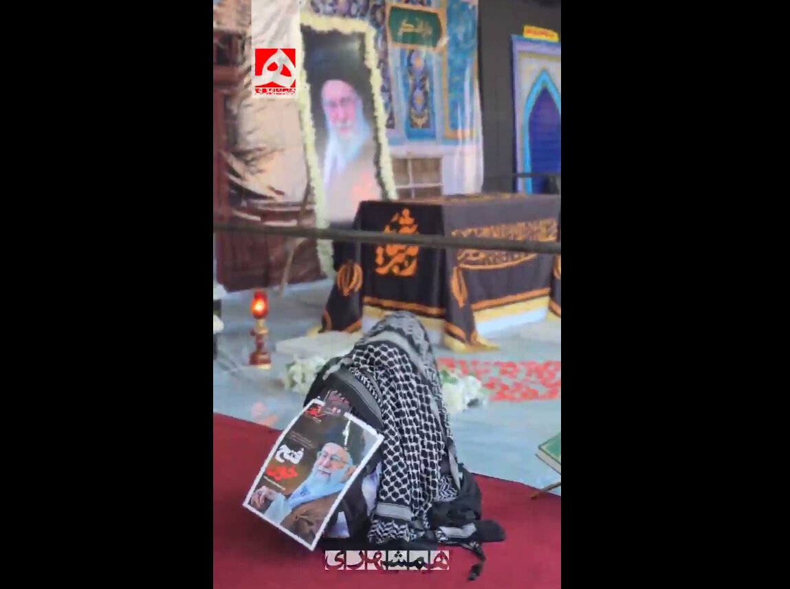 تصاویری از نماد دارالذکر و مقبره رهبر شهید در طریق الحسین اربعینی | ویدئو