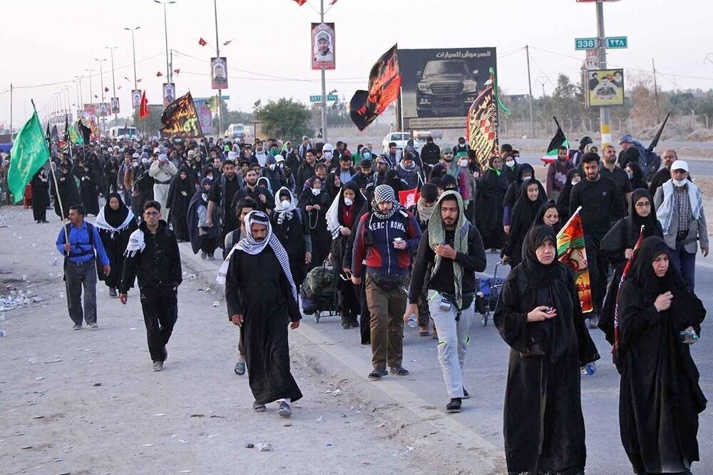 چرا پول سفر اربعین را خرج نیازمندان نمی‌کنید؟!
