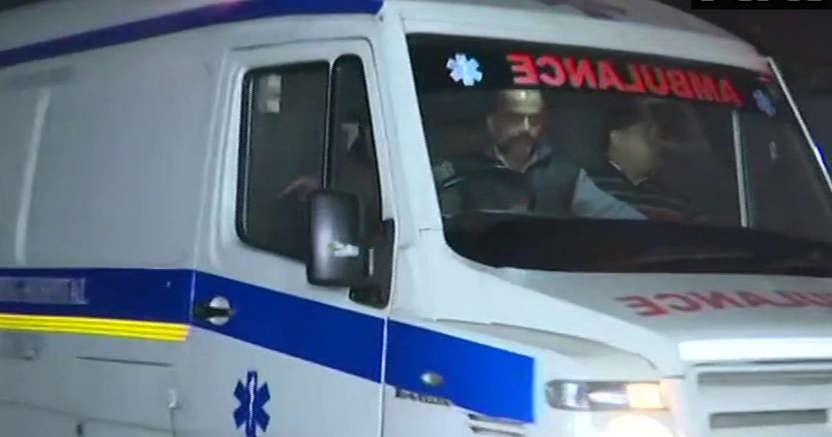 مرد اودیشا زبان را در خارج از معبد کالی برید. انتقادی
