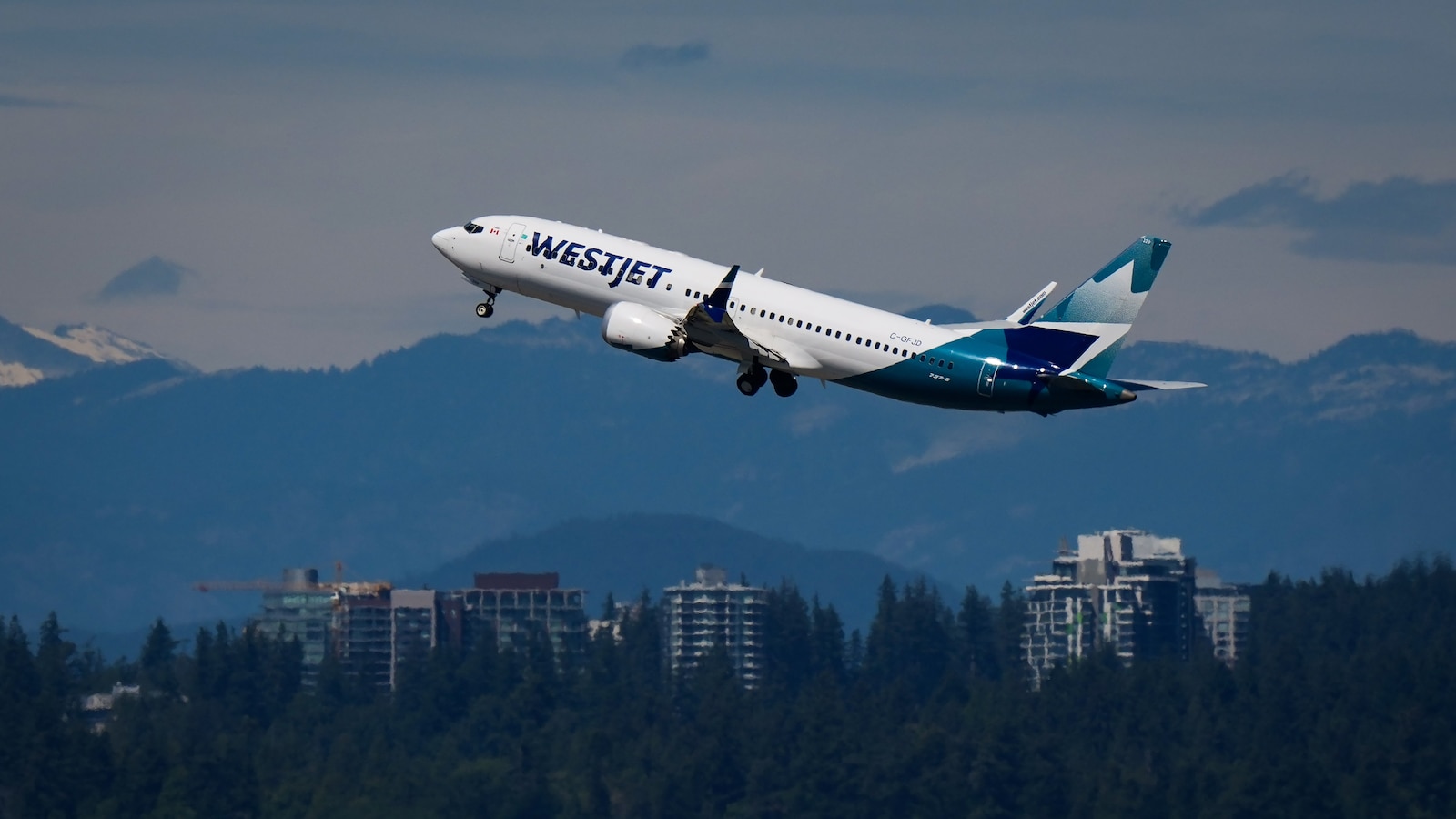 خدمه پرواز در WestJet کانادا به دلیل اختلاف بر سر دستمزد دست به اعتصاب زدند - ABC News - اخبار فوری، آخرین اخبار و ویدئوها