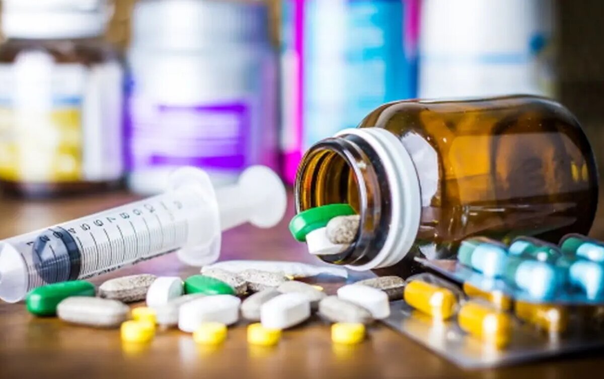 دو تهدید جدی برای آینده بازار دارو/ داروهای کمیاب بیشتر در دست دلالان است تا بیماران/ کمبود در کدام گروههای دارویی محسوستر است؟