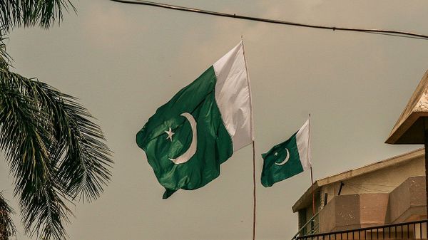 صنعت خودرو پاکستان منطقه ای می شود: بنگلادش اولین محموله را دریافت می کند