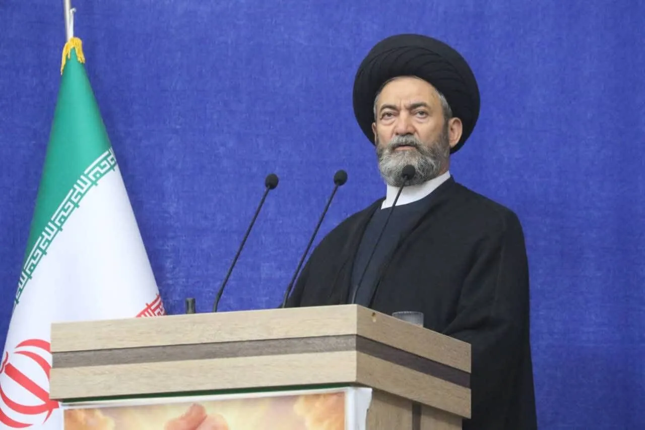 امام جمعه اردبیل: نتانیاهو به ترامپ گفته ایران موشک هشت هزار کیلومتری دارد و به راحتی می تواند خانه تو را بزند