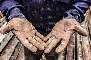 عقبماندگی ۶۸ تا ۸۳ درصدی دستمزد/ «گرانی بنزین» سفرههای خالی را ذوب میکند!