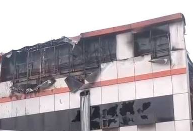2 آتش نشان در آتش سوزی گسترده در کارخانه نویدا الکترونیک کشته شدند
