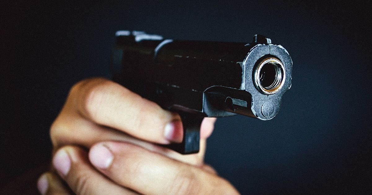 افسر CRPF به همکارانش تیراندازی می کند، سپس خود را در اردوگاه آسام تیراندازی می کند